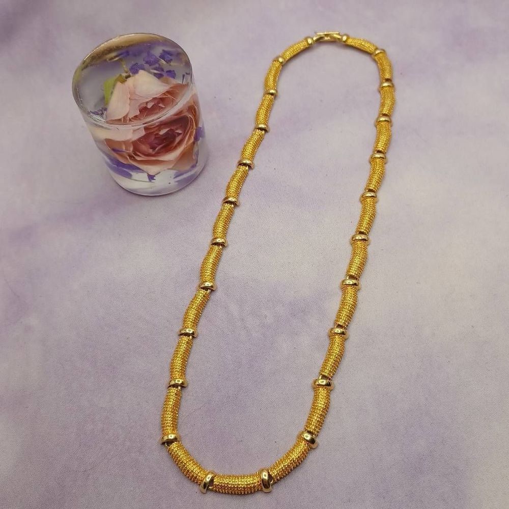Vintage Avon "NR" signed 18" necklace